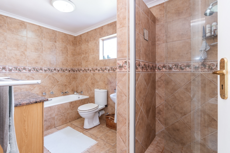 3 Bedroom Property for Sale in Edgemead Western Cape